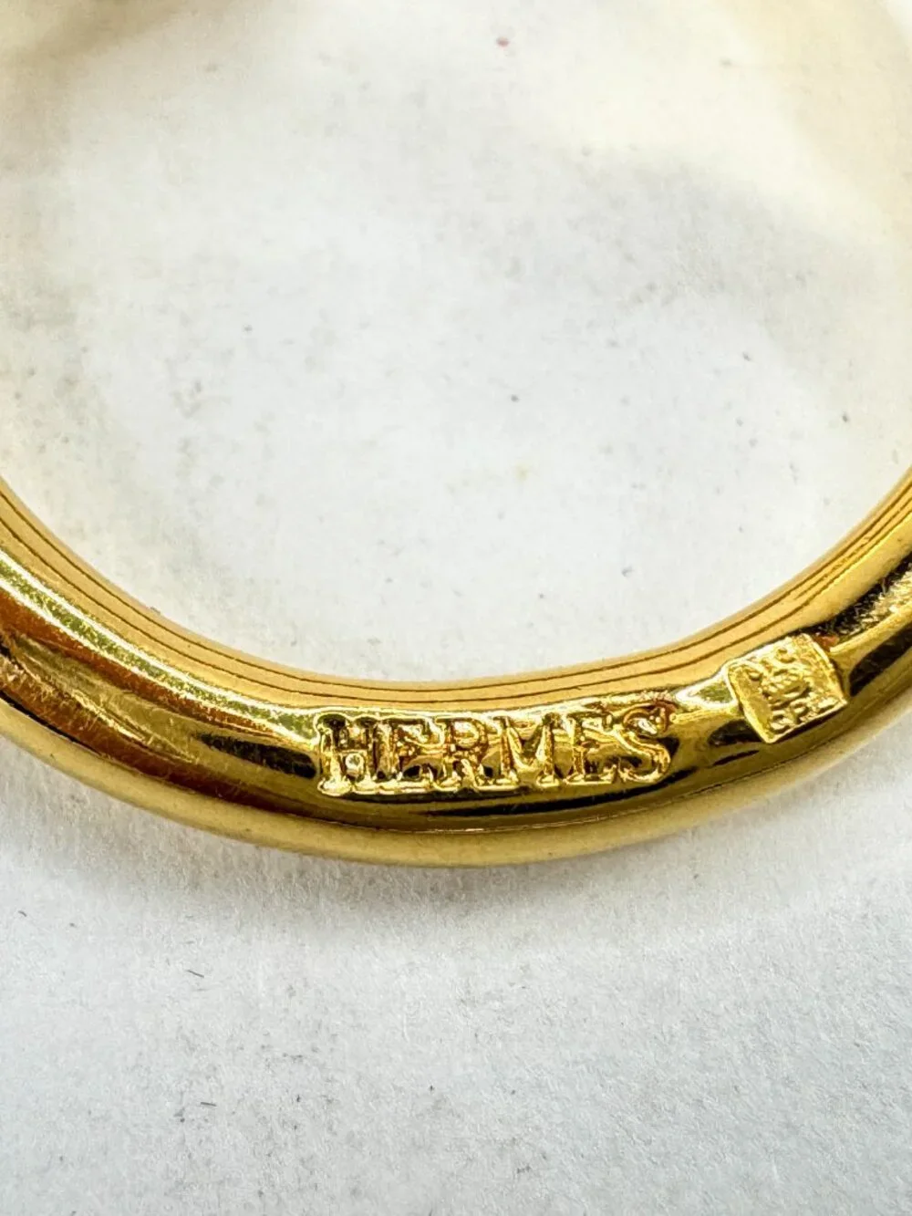Vintage Hermès Anneau De Foulard Golden Metal Scarf Ring with Pouch GS856